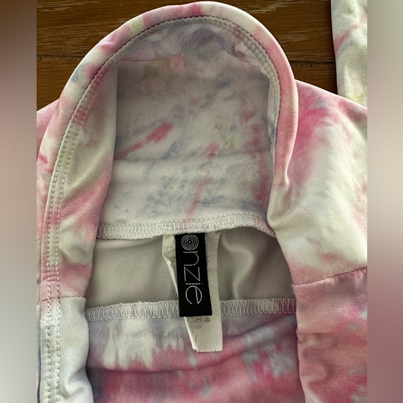 Onzie. Tie dye leggings. Rarely worn. - Picture 3 of 4